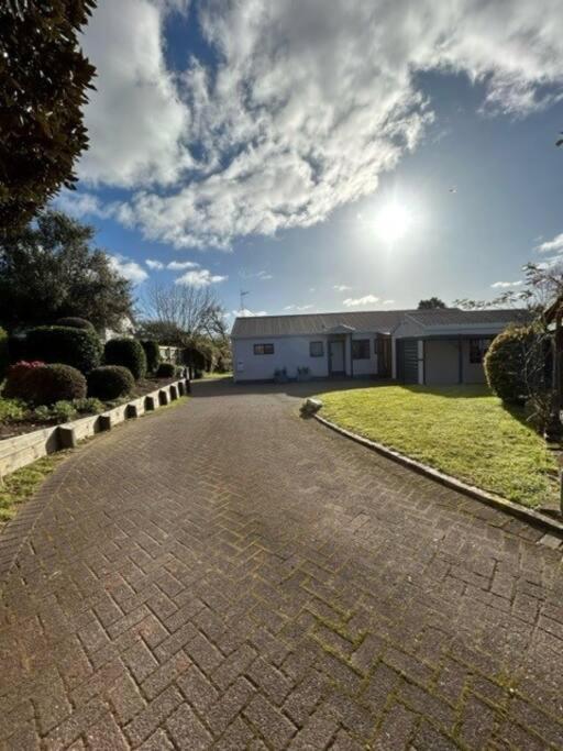 Family Perfect, Winter Getaway, Secure Yard, Parking, Mountain Bikes, Arcade Villa Rotorua Buitenkant foto